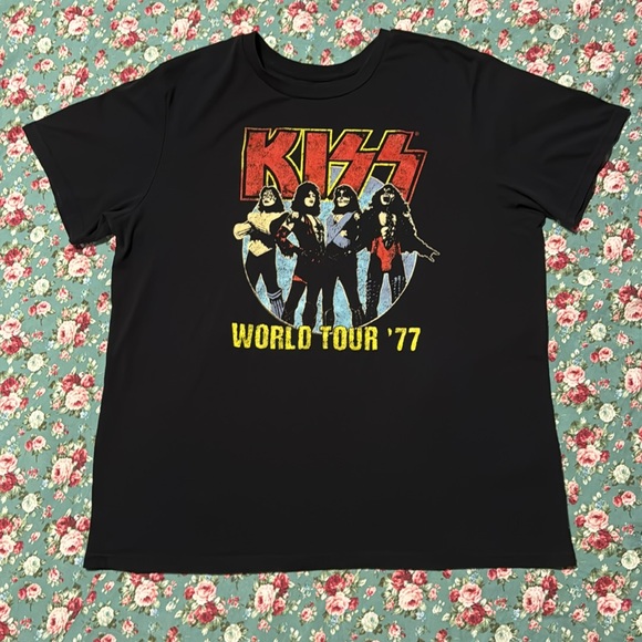 KISS 💋 T-shirt: vintage black band shirt. Used/good quality. World tour 77 👀🎸 - Picture 2 of 4